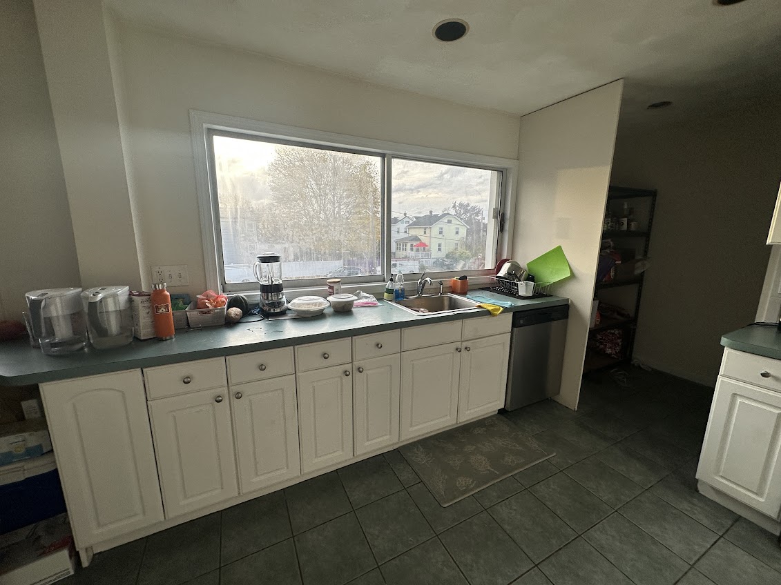 4 bed, 2 bath apartment for rent at 124 Bonner Ave Unit 2, South Medford — photo 5 of 38