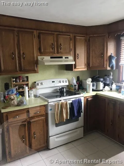 2 bed, 1 bath apartment for rent at 124 Bowdoin St, Tufts University — photo 7 of 10