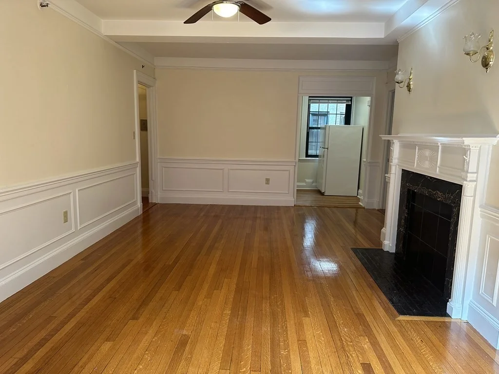2 bed, 1 bath apartment for rent at 124 Bowdoin Unit 87, Beacon Hill — photo 3 of 15
