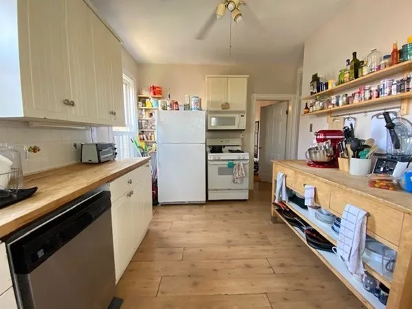 4 bed, 2 bath apartment for rent at 124 Calumet St Unit 3, Mission Hill — photo 13 of 24