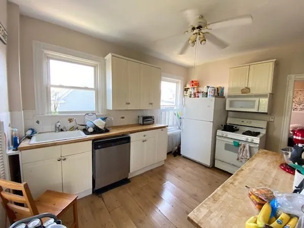 4 bed, 2 bath apartment for rent at 124 Calumet St Unit 3, Mission Hill — photo 12 of 24