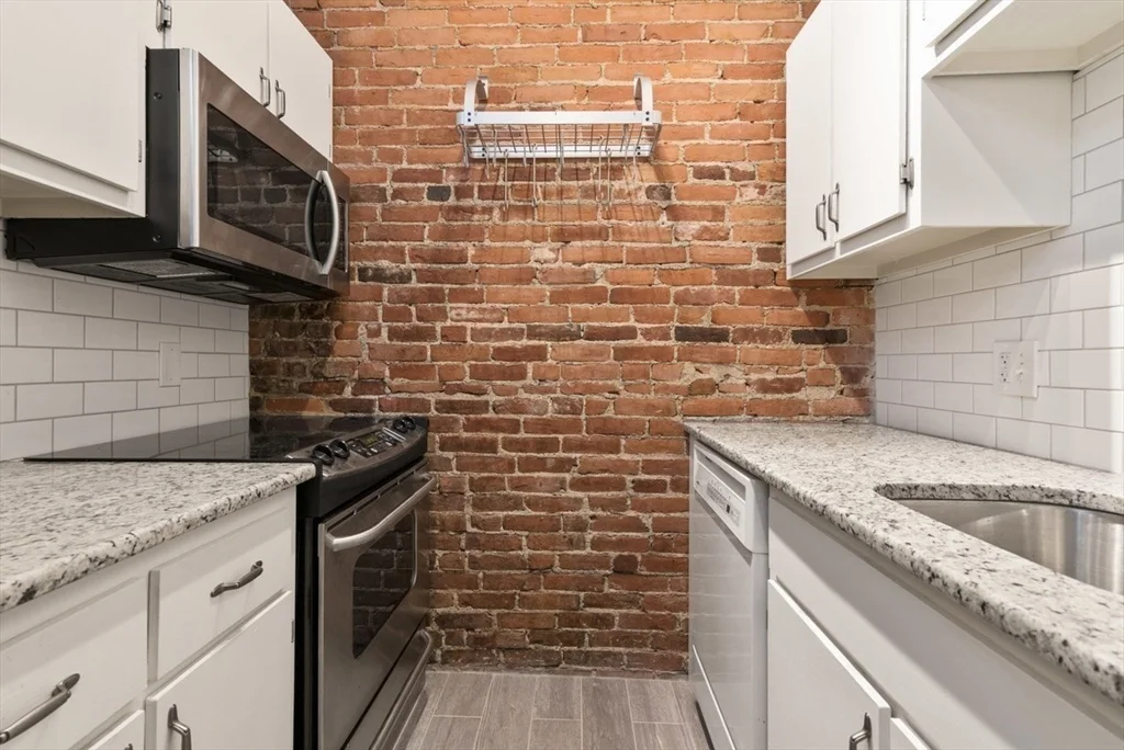 1 bed, 1 bath apartment for rent at 124 Chandler St Unit 2, South End — photo 4 of 7