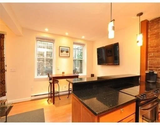1 bed, 1 bath apartment for rent at 124 Chandler Unit A, Back Bay — photo 4 of 11