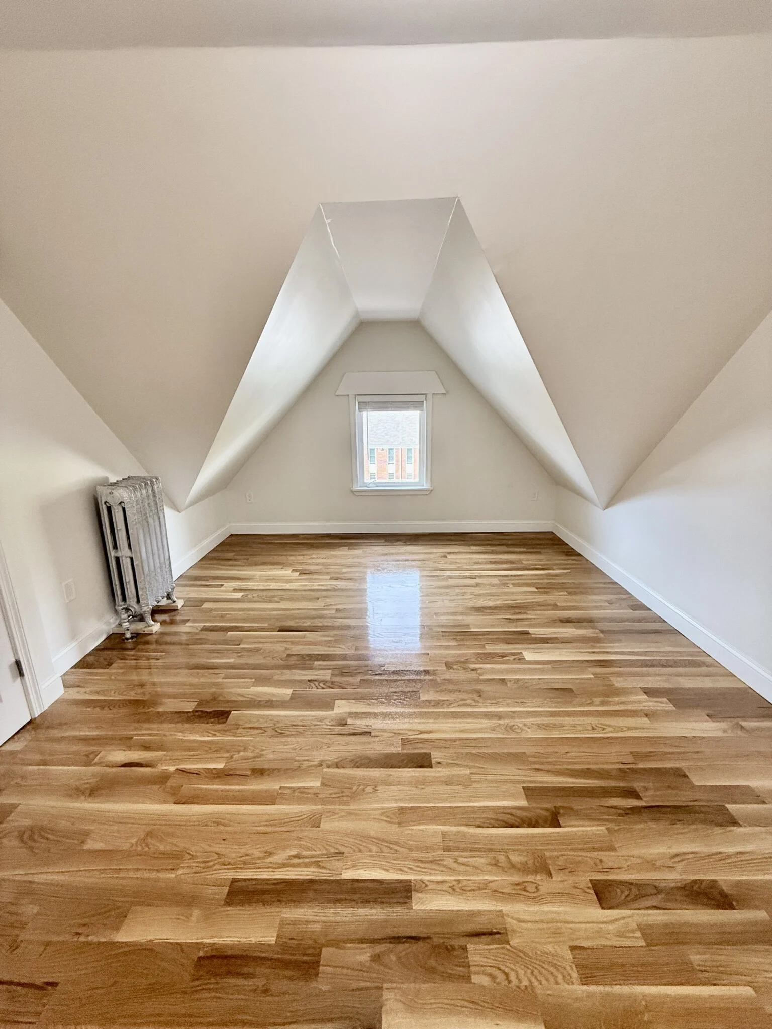 5 bed, 2 bath apartment for rent at 124 Chestnut St Unit 2, Lynn — photo 5 of 13