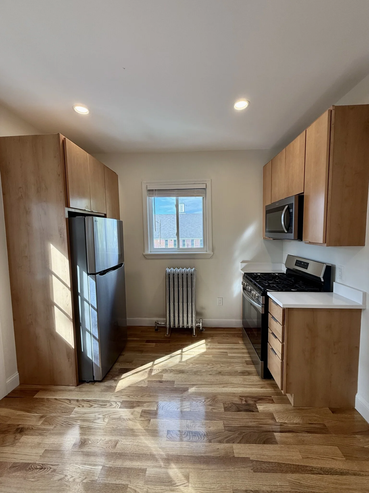 5 bed, 2 bath apartment for rent at 124 Chestnut St Unit 2, Lynn