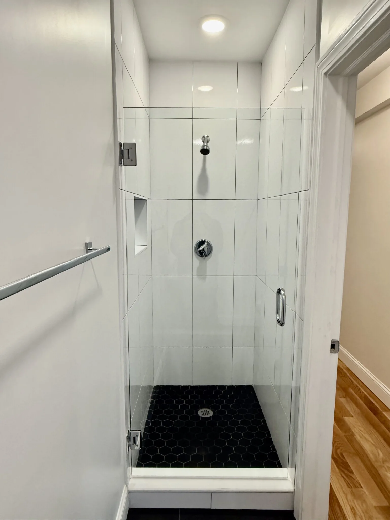 5 bed, 2 bath apartment for rent at 124 Chestnut St Unit 2, Lynn — photo 4 of 13