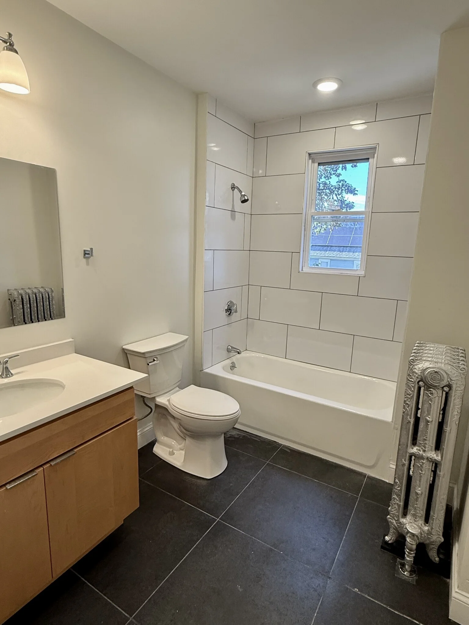 5 bed, 2 bath apartment for rent at 124 Chestnut St Unit 2, Lynn — photo 8 of 13