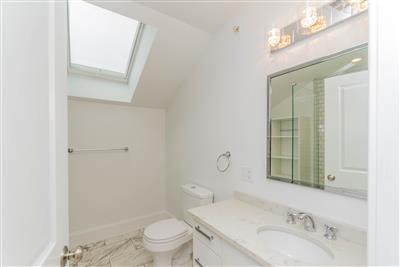 4 bed, 2 bath apartment for rent at 124 Columbia St Unit 2, The Port — photo 11 of 17