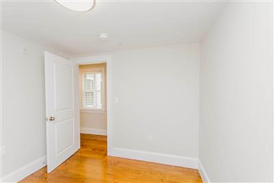 4 bed, 2 bath apartment for rent at 124 Columbia St Unit 2, The Port — photo 5 of 17