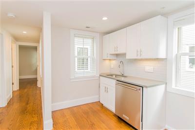 4 bed, 2 bath apartment for rent at 124 Columbia St Unit 2, The Port — photo 2 of 17