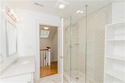 4 bed, 2 bath apartment for rent at 124 Columbia St Unit 2, The Port — photo 12 of 17