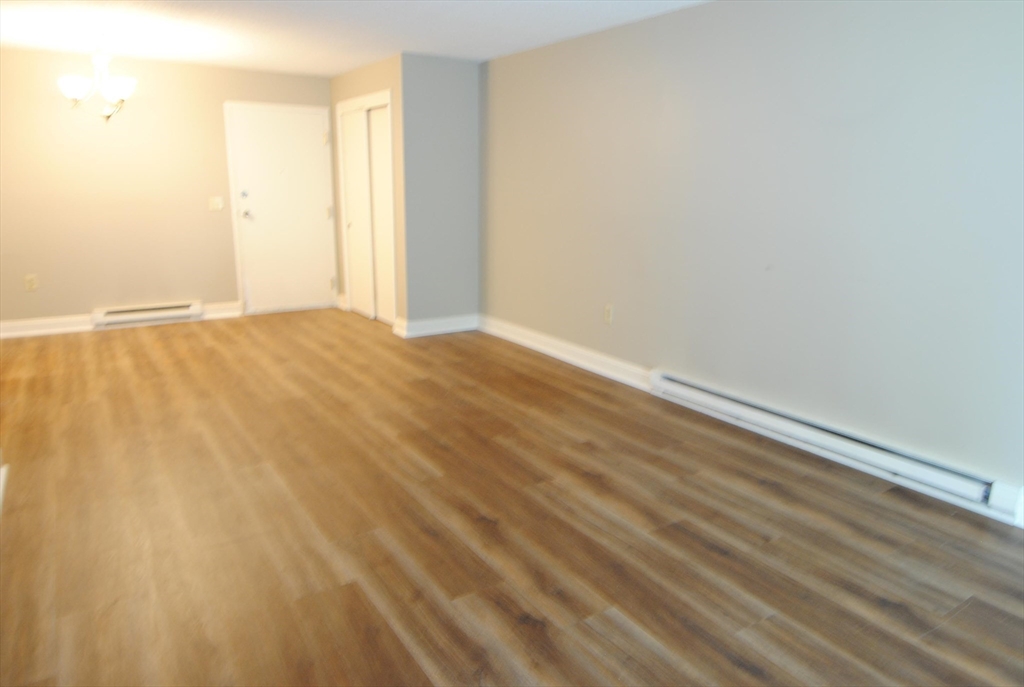 2 bed, 1 bath apartment for rent at 124 Eastern Ave Unit 11, Manchester — photo 3 of 9