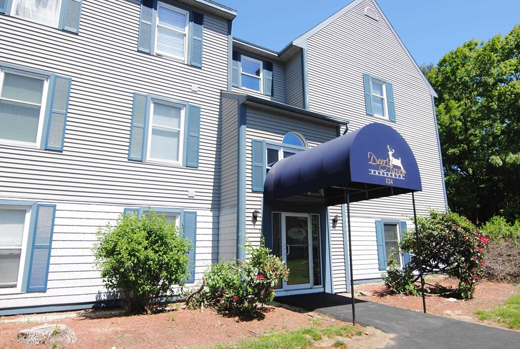 2 bed, 1 bath apartment for rent at 124 Eastern Ave Unit 11, Manchester — photo 1 of 9