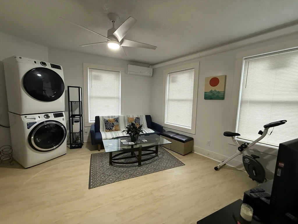 1 bed, 1 bath apartment for rent at 124 Felton St Unit 2, Waltham — photo 2 of 14