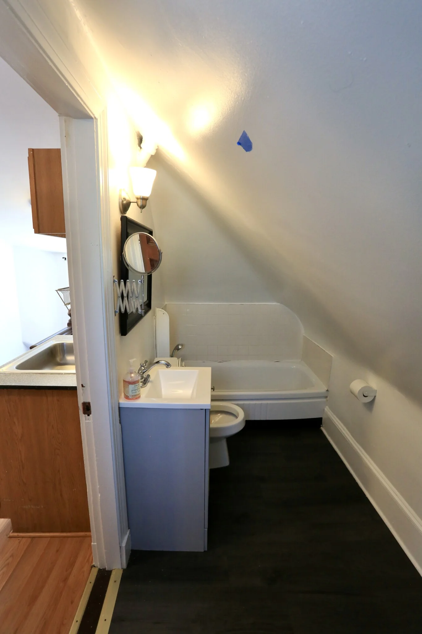 3 bed, 1 bath apartment for rent at 124 Forest St Unit 3, Medford — photo 5 of 5