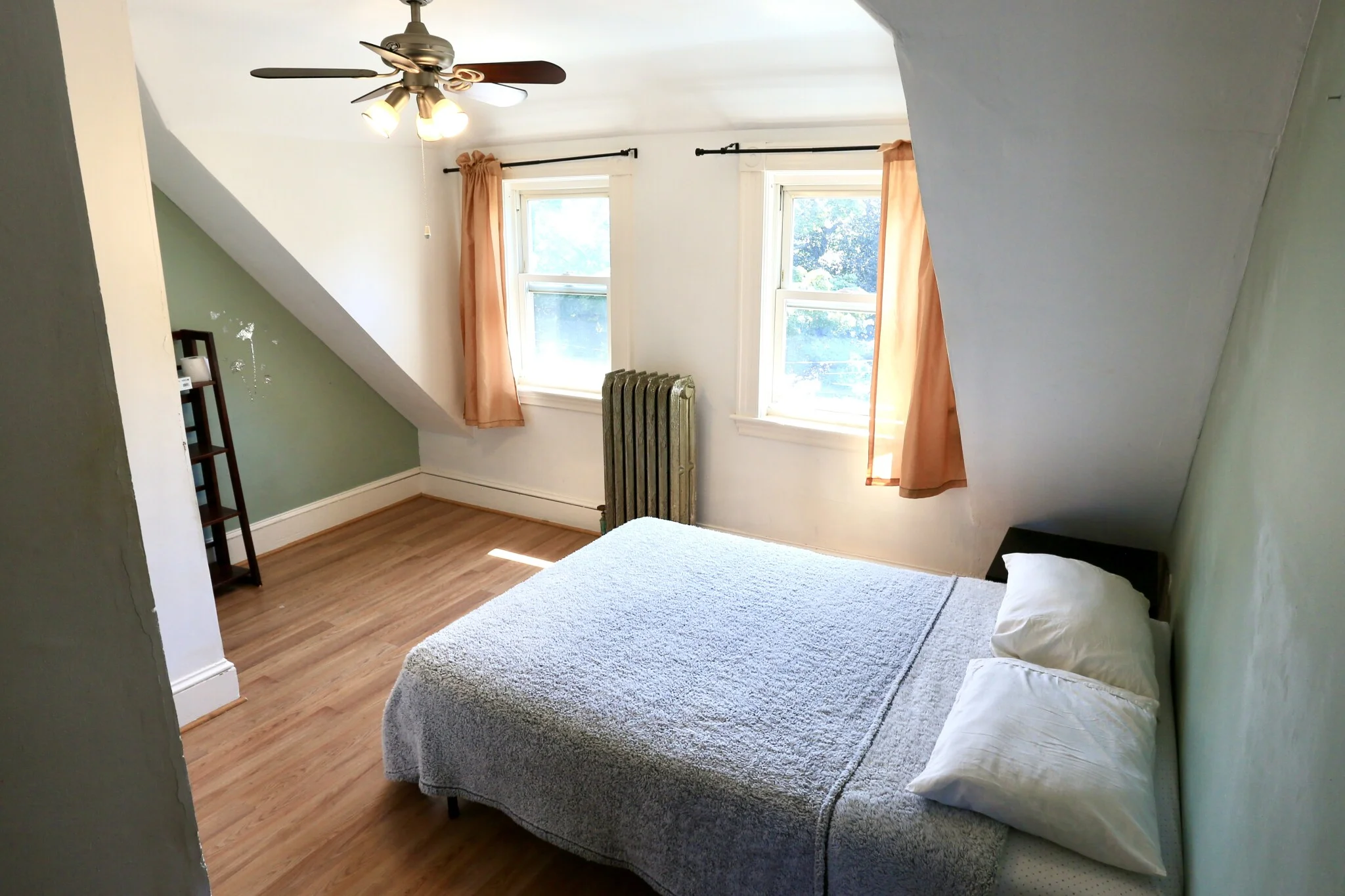 3 bed, 1 bath apartment for rent at 124 Forest St Unit 3, Medford — photo 4 of 5