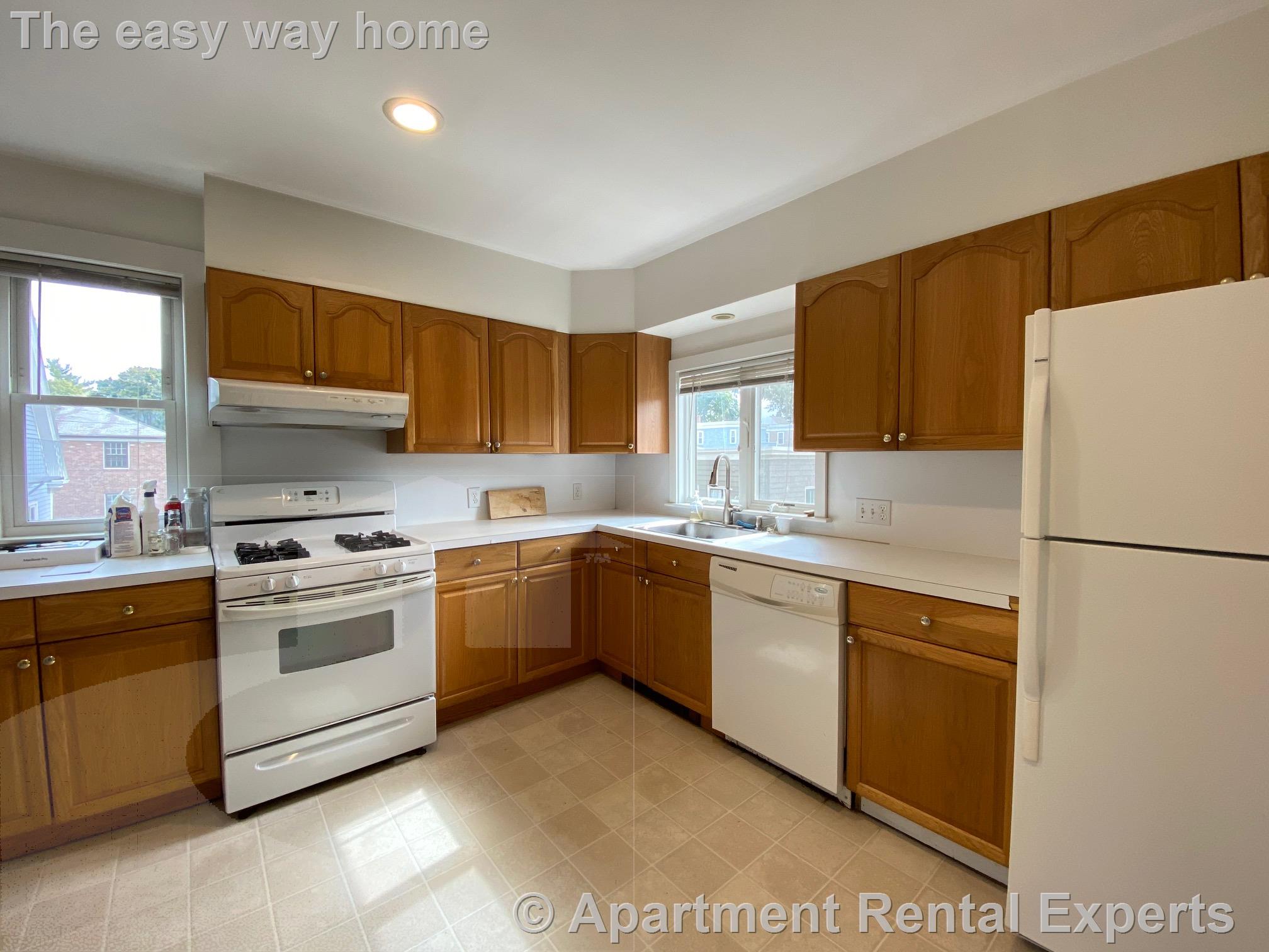 2 bed, 1 bath apartment for rent at 124 Garden St Unit 2, Huron Village — photo 3 of 16