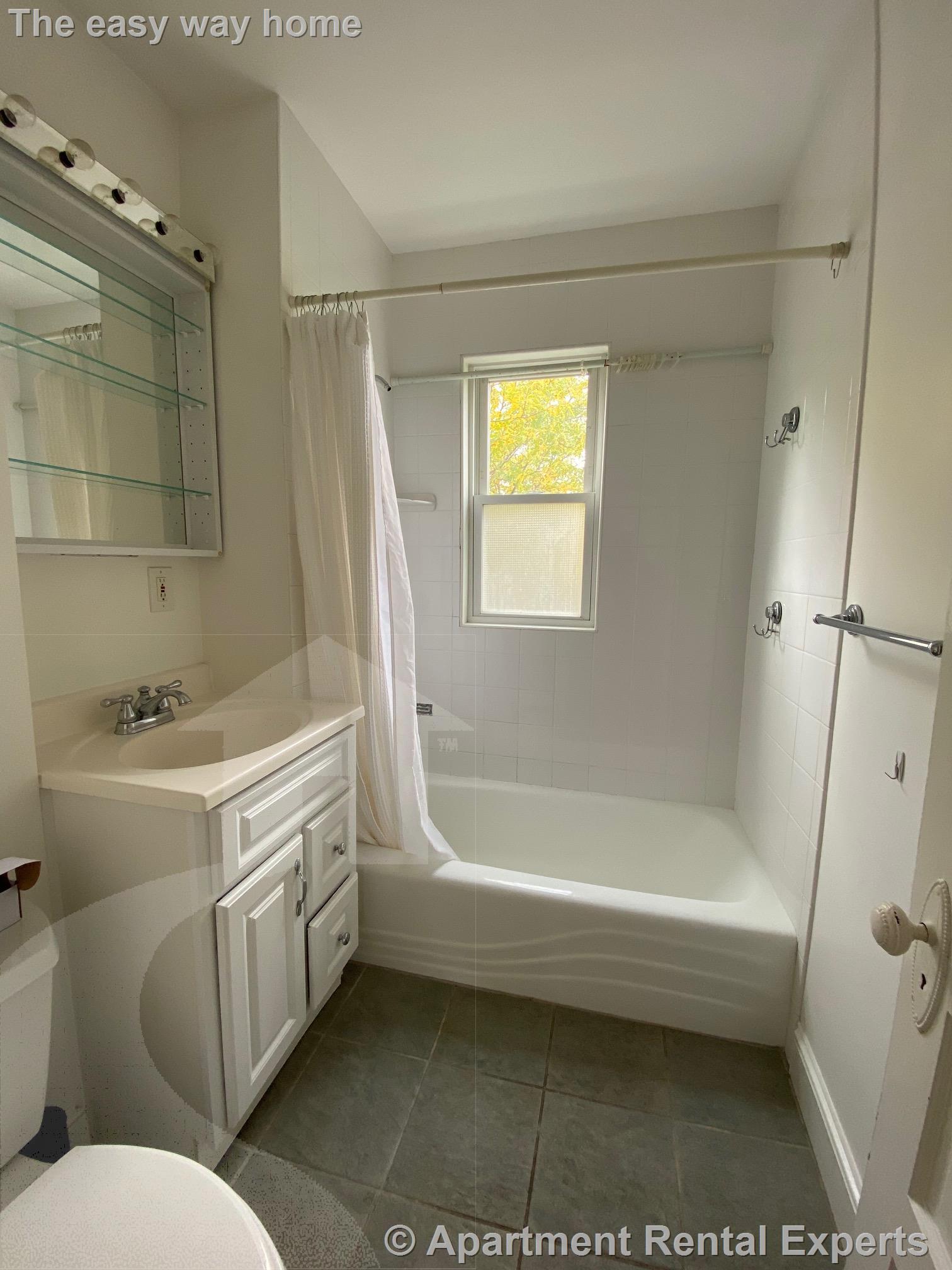 2 bed, 1 bath apartment for rent at 124 Garden St Unit 2, Huron Village — photo 14 of 16