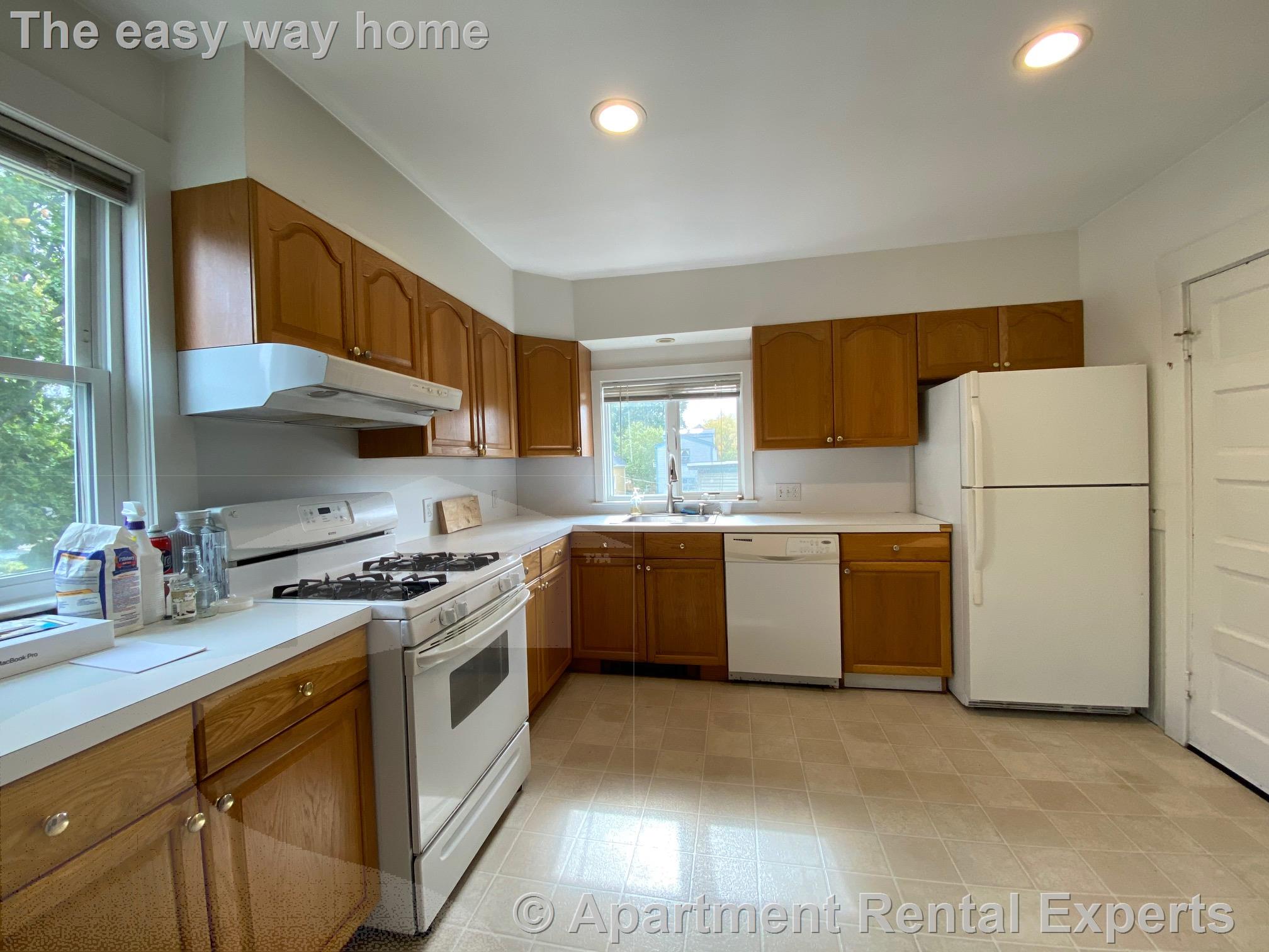 2 bed, 1 bath apartment for rent at 124 Garden St Unit 2, Huron Village — photo 1 of 16