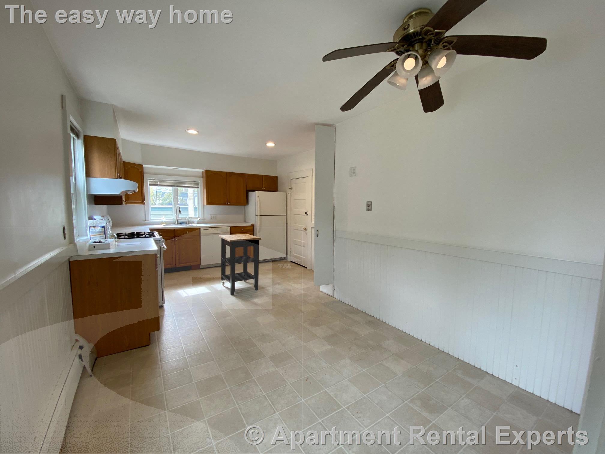 2 bed, 1 bath apartment for rent at 124 Garden St Unit 2, Huron Village — photo 4 of 16
