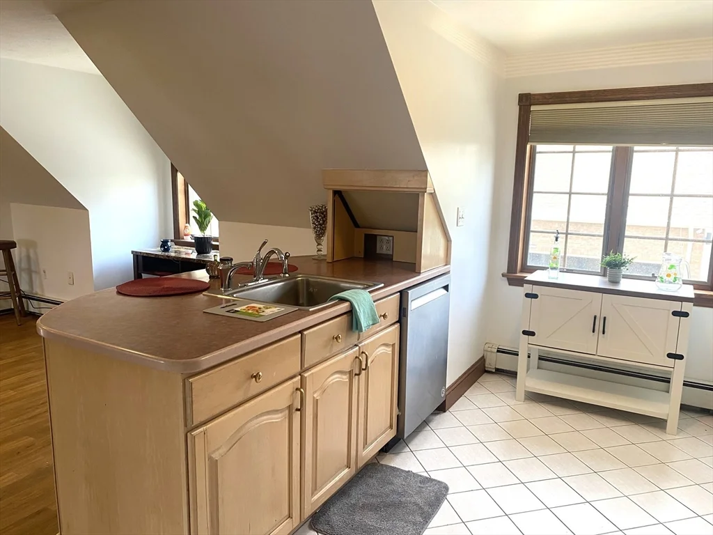 2 bed, 1 bath apartment for rent at 124 Gardiner Rd Unit CH, Quincy — photo 5 of 21