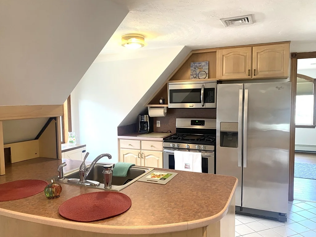 2 bed, 1 bath apartment for rent at 124 Gardiner Rd Unit CH, Quincy — photo 3 of 21