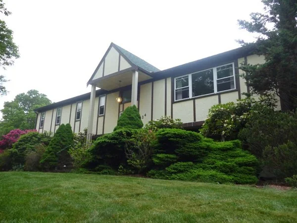 4 bed, 3 bath apartment for rent at 124 Hampton Rd Unit -, Sharon — photo 1 of 18