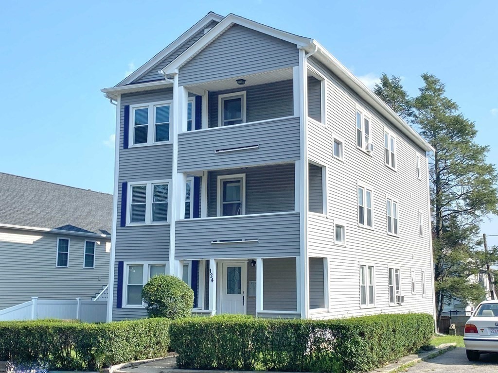 2 bed, 1 bath apartment for rent at 124 Heywood St Unit 2, Worcester — photo 1 of 8