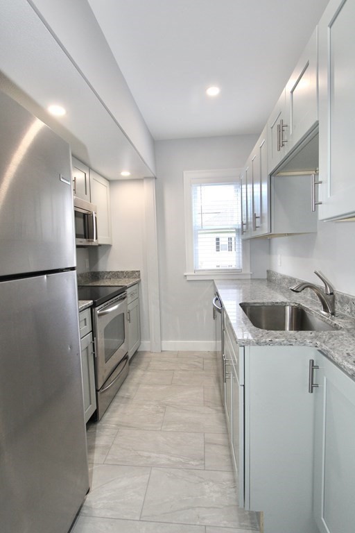 2 bed, 1 bath apartment for rent at 124 Heywood St Unit 2, Worcester — photo 2 of 8