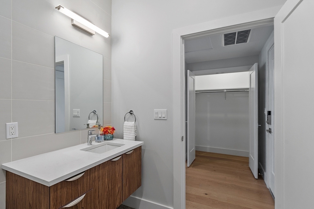 Studio bed, 1 bath apartment for rent at 124 Highland Ave Unit 101, Spring Hill — photo 5 of 18