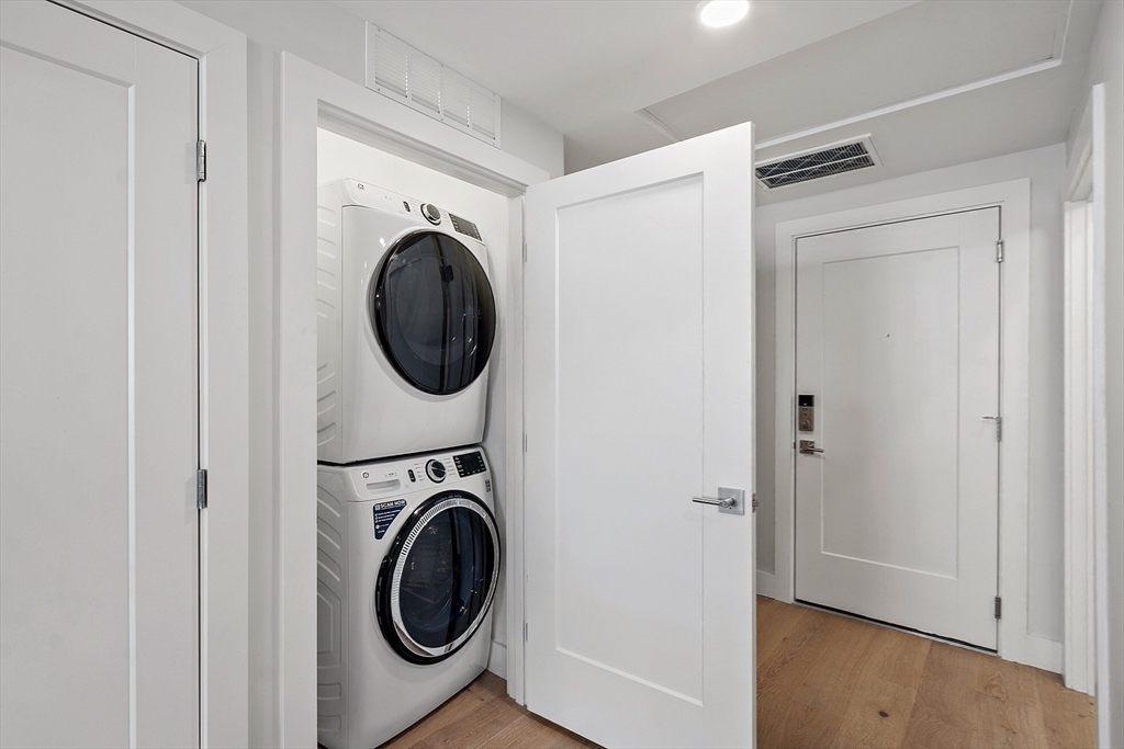 Studio bed, 1 bath apartment for rent at 124 Highland Ave Unit 101, Spring Hill — photo 4 of 18