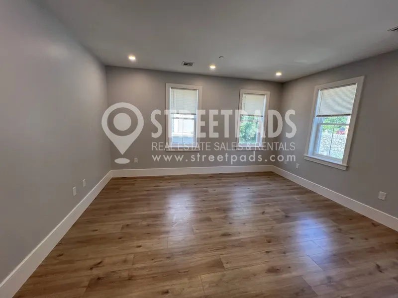 4 bed, 3 bath apartment for rent at 124 Kenrick St Unit 6, Brighton — photo 5 of 23