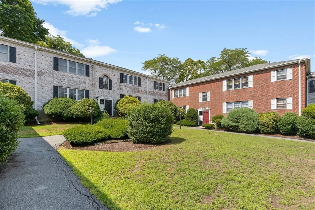 3 bed, 2 bath apartment for rent at 124 Lake Shore Rd Unit 2, Brighton