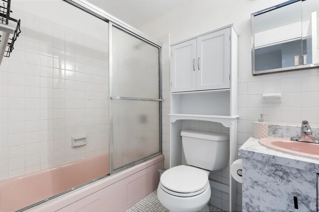 3 bed, 2 bath apartment for rent at 124 Lake Shore Rd Unit 2, Brighton — photo 14 of 22