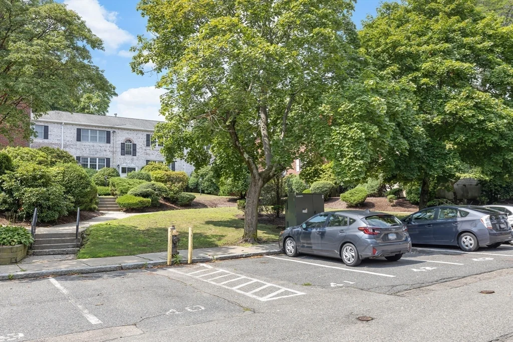 3 bed, 2 bath apartment for rent at 124 Lake Shore Rd Unit 2, Brighton — photo 2 of 22