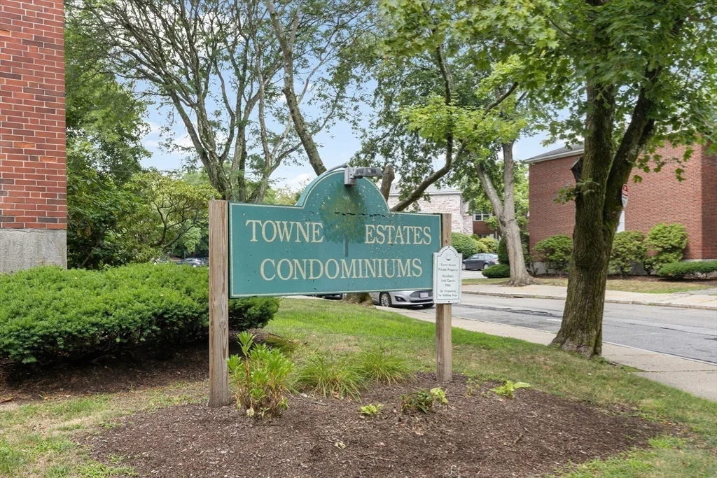 3 bed, 2 bath apartment for rent at 124 Lake Shore Rd Unit 2, Brighton — photo 17 of 22