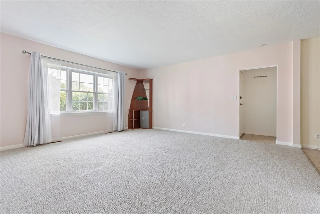3 bed, 2 bath apartment for rent at 124 Lake Shore Rd Unit 2, Brighton — photo 4 of 22