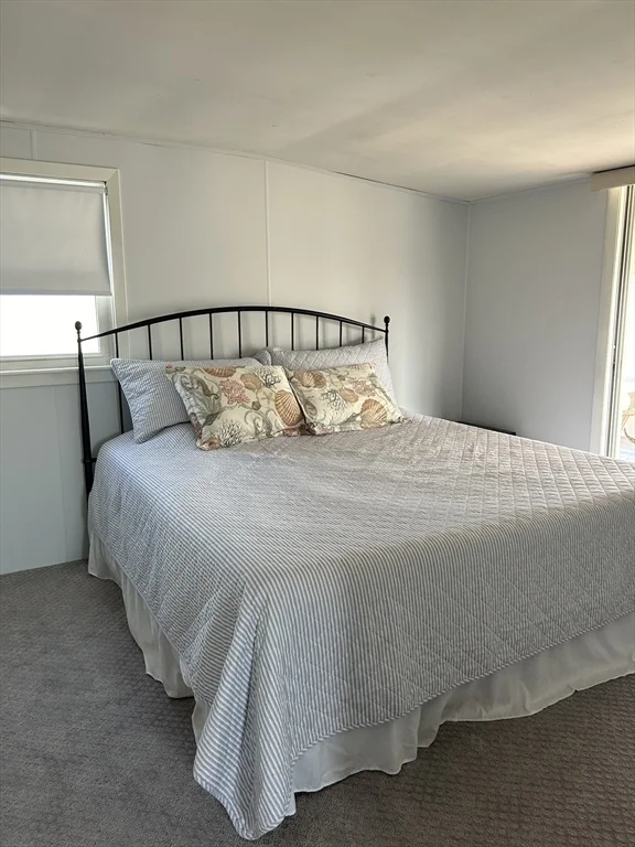 4 bed, 1 bath apartment for rent at 124 Northern Blvd Unit 124, Newbury — photo 7 of 14