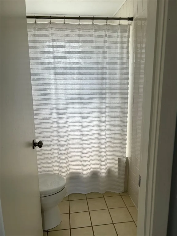 4 bed, 1 bath apartment for rent at 124 Northern Blvd Unit 124, Newbury — photo 12 of 14