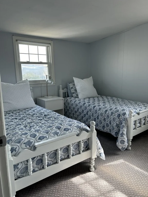 4 bed, 1 bath apartment for rent at 124 Northern Blvd Unit 124, Newbury — photo 9 of 14