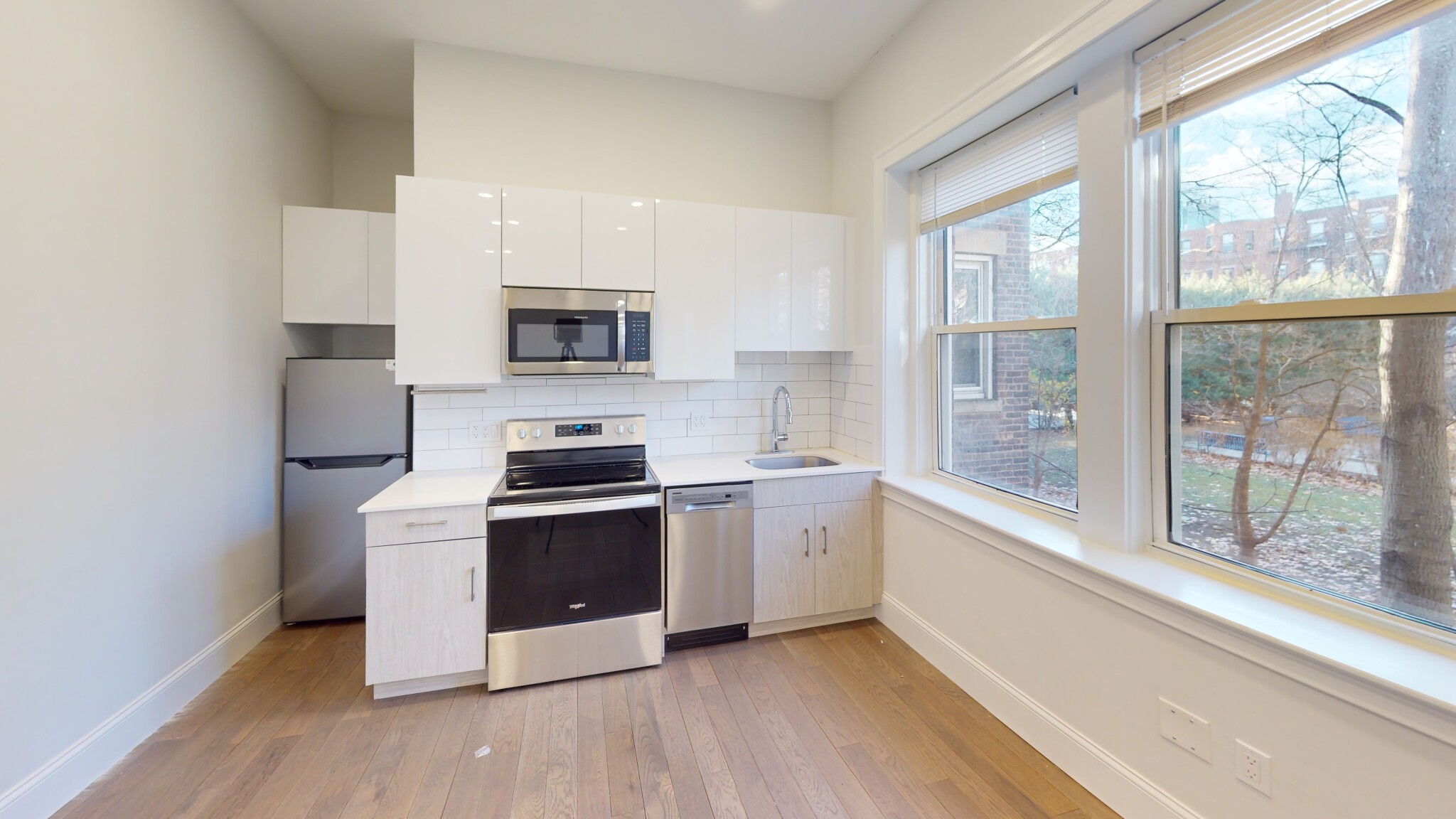 Studio bed, 1 bath apartment for rent at 124 Peterborough St Unit 3, Fenway — photo 3 of 6