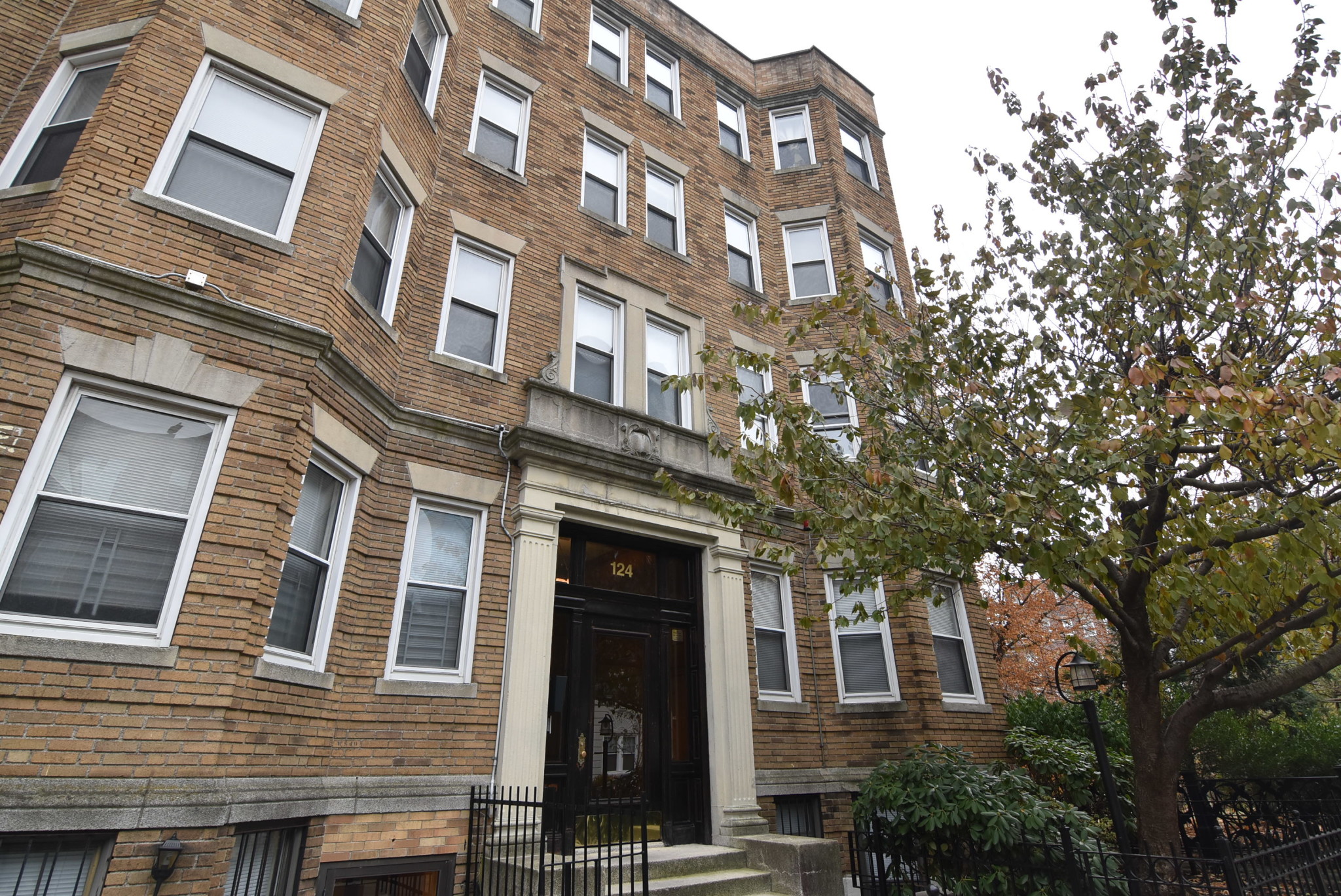 1 bed, 1 bath apartment for rent at 124 Peterborough St Unit C, Fenway — photo 3 of 4