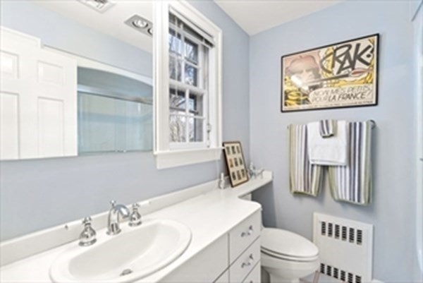 4 bed, 2 bath apartment for rent at 124 Rangeley Rd Unit 124, Chestnut Hill — photo 21 of 27