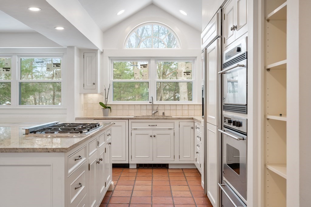 4 bed, 2 bath apartment for rent at 124 Rangeley Rd Unit 124, Chestnut Hill — photo 12 of 27