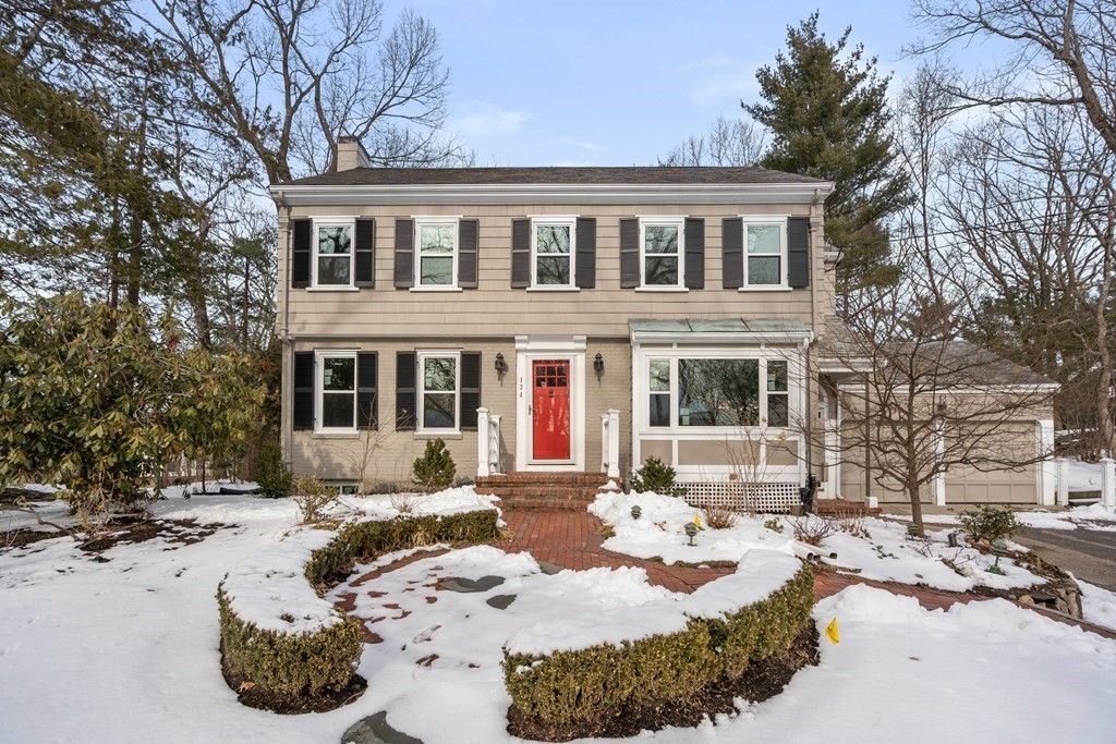 4 bed, 2 bath apartment for rent at 124 Rangeley Rd Unit 124, Chestnut Hill