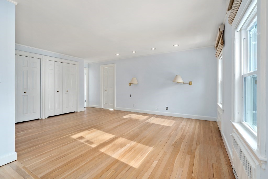 4 bed, 2 bath apartment for rent at 124 Rangeley Rd Unit 124, Chestnut Hill — photo 14 of 27