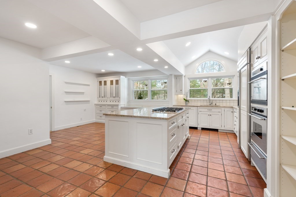 4 bed, 2 bath apartment for rent at 124 Rangeley Rd Unit 124, Chestnut Hill — photo 9 of 27