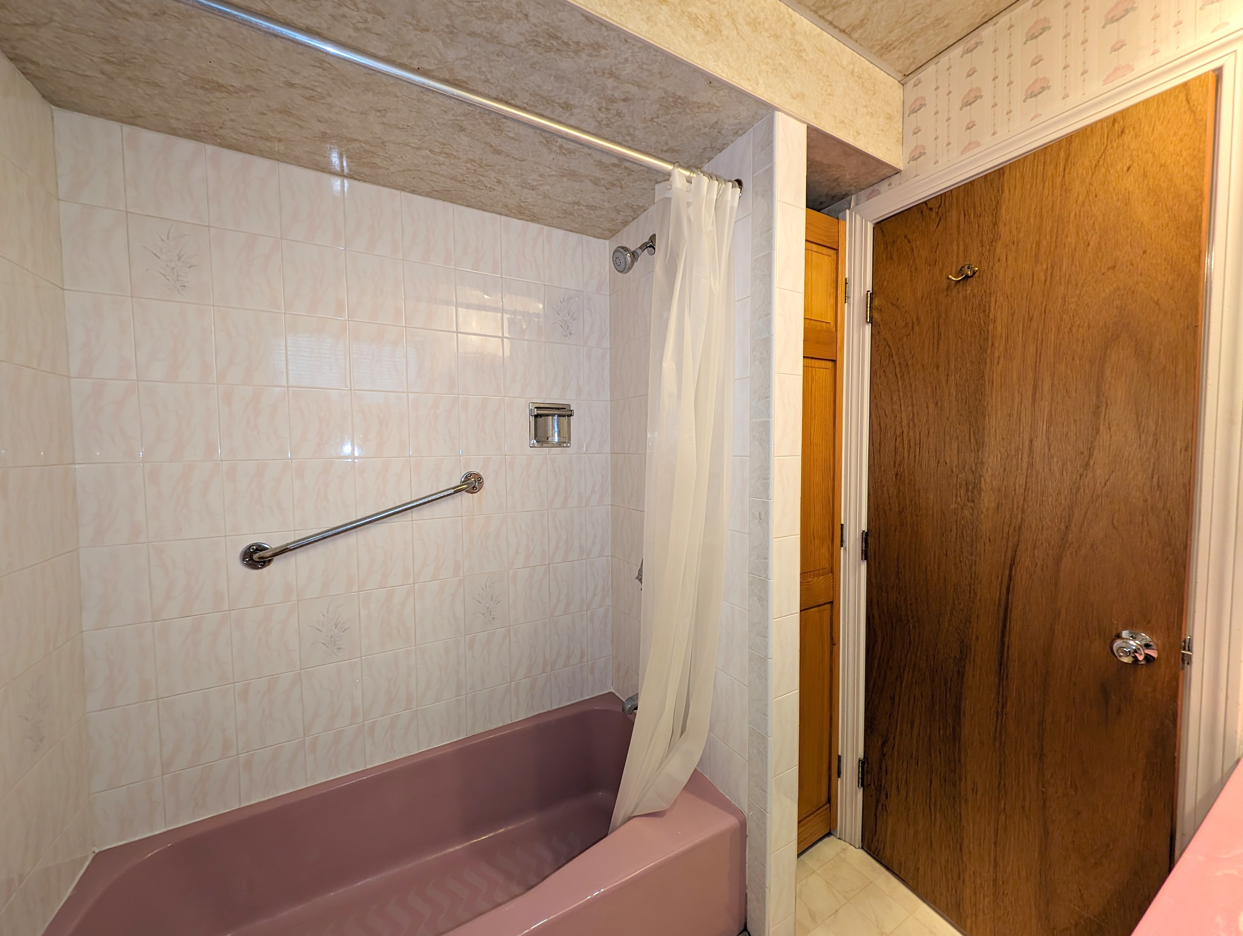 Studio bed, 1 bath apartment for rent at 124 Rogers Ave Unit 124, Powder House Square — photo 11 of 11