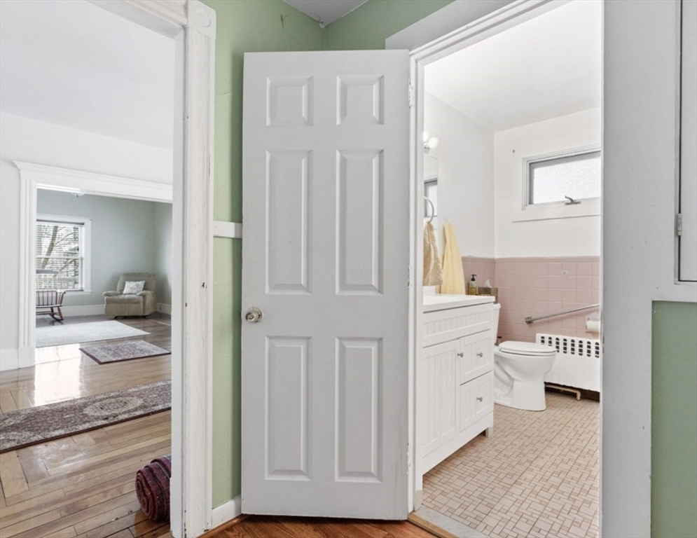 2 bed, 1 bath apartment for rent at 124 Sheridan Ave Unit 1, Medford — photo 10 of 11