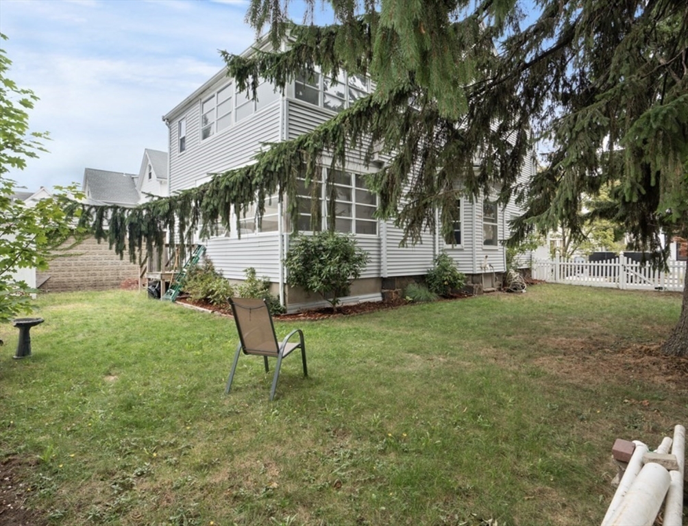 2 bed, 1 bath apartment for rent at 124 Sheridan Ave Unit 1, Medford — photo 2 of 11